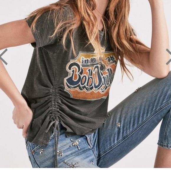 Lucky Brand Tops - 🎉HP🎉NEW Graphic Bob Dylan ruched side T-shirt
